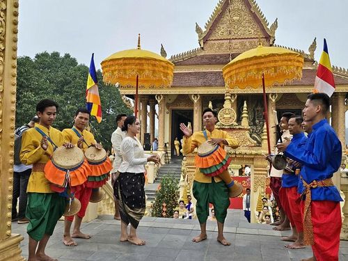 Công tác bảo tồn, phát huy giá trị văn hóa truyền thống của đồng bào Khmer luôn được quan tâm thông qua nhiều chương trình, dự án hỗ trợ thiết thực Ảnh: TUẤN MINH