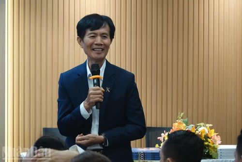 Nhà báo Nguyễn Đức Liên giới thiệu về Tủ sách Tri thức thiện nguyện.