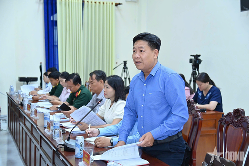 Đại biểu xã Mỏ Cày, tỉnh Vĩnh Long đóng góp ý kiến về thành lập Tổ lấy mẫu.
