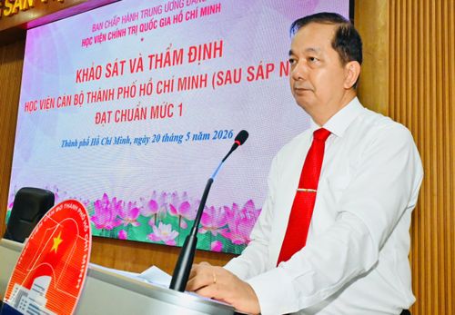 PGS-TS Nguyễn Văn Y, Giám đốc Học viện báo cáo tại buổi khảo sát. Ảnh: VIỆT DŨNG