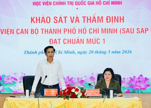 Phó Giám đốc Học viện Chính trị quốc gia Hồ Chí Minh Hoàng Phúc Lâm phát biểu kết luận. Ảnh: VIỆT DŨNG