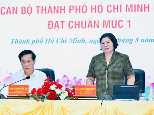 Phó Bí thư Thành ủy TPHCM Văn Thị Bạch Tuyết phát biểu tại buổi khảo sát. Ảnh: VIỆT DŨNG
