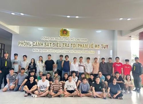  Hơn 70 đối tượng liên quan đến ma túy bị Phòng Cảnh sát điều tra tội phạm về ma túy Công an TPHCM bắt giữ. 