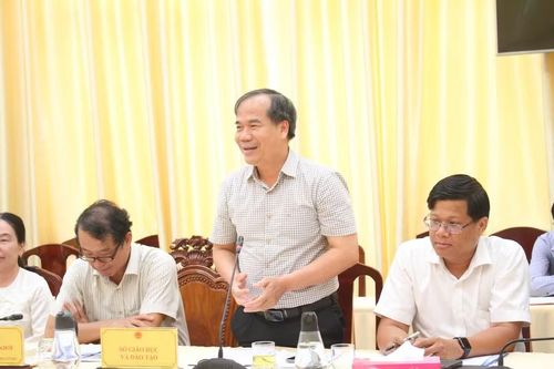 Ông Nguyễn Phúc Tăng, Phó Giám đốc Sở GD&amp;ĐT TP Cần Thơ phát biểu ý kiến tại buổi làm việc.