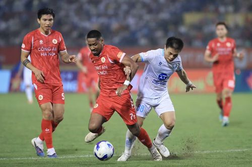 Công an Hà Nội sở hữu nhiều lợi thế so với phần còn lại V.League, gồm lực lượng có nhiều ngôi sao