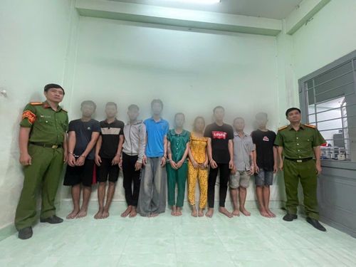 9 đối tượng bước tại cơ quan công an.