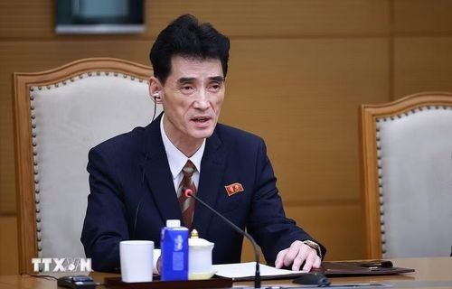 Đại sứ Triều Tiên Ri Sung Guk phát biểu. (Ảnh: Dương Giang/TTXVN)