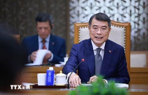 Thủ tướng Lê Minh Hưng phát biểu tại buổi tiếp Đại sứ Triều Tiên Ri Sung Guk. (Ảnh: Dương Giang/TTXVN)