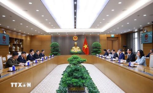Thủ tướng Lê Minh Hưng tiếp Đại sứ Triều Tiên Ri Sung Guk. (Ảnh: Dương Giang/TTXVN)