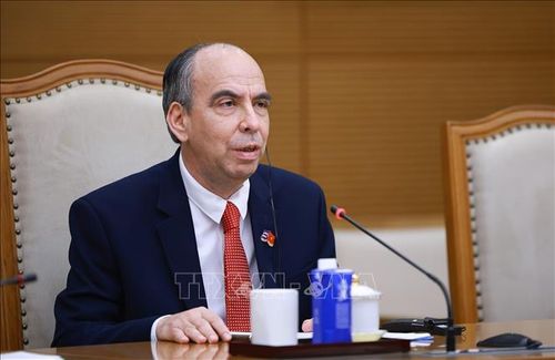 Đại sứ Cuba Rogelio Polanco Fuentes phát biểu. Ảnh: Dương Giang/TTXVN