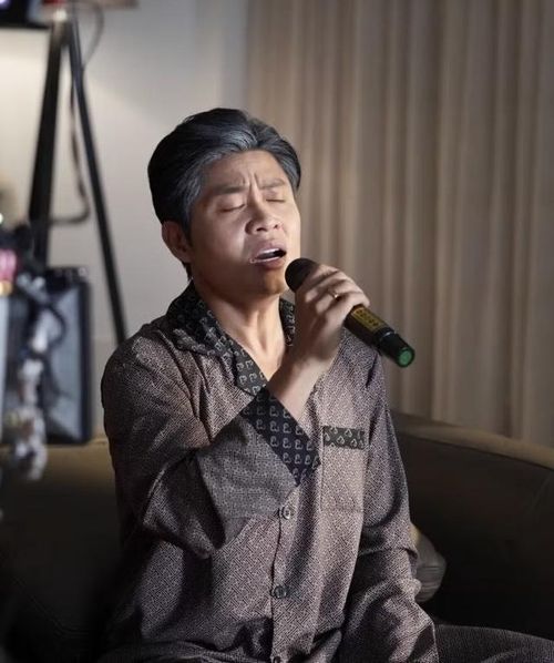 Tạo hình nhạc sĩ Nguyễn Văn Chung trong phim.