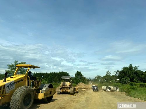 Việc sớm giải quyết mặt bằng tại xã Việt An sẽ giúp nhà thầu đẩy nhanh tiến độ thi công trong mùa khô.