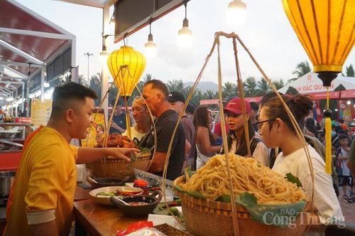 Lễ hội Đà Nẵng Food Tour 2026 là sự kiện văn hóa ẩm thực, du lịch thường niên quy mô cấp thành phố, diễn ra từ ngày 20 - 24/5/2026 tại Công viên Biển Đông, quảng trường biển Tam Thanh cùng nhiều địa điểm trên địa bàn thành phố với chuỗi hoạt động đa dạng, sáng tạo và giàu tính trải nghiệm.