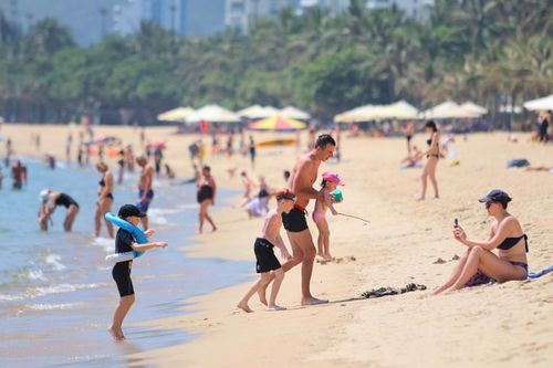 Dòng khách Nga quay trở lại mạnh mẽ với các tour nghỉ dưỡng biển dài ngày tại Nha Trang, Phan Thiết và Phú Quốc.