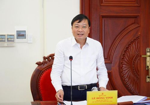 Chủ tịch UBND tỉnh Quảng Trị Lê Hồng Vinh phát biểu tại buổi làm việc.