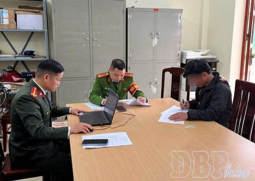 Tráng A Sào, chủ tài khoản Facebook “Sao Trang” viết cam kết không tái phạm và chấp hành nghiêm quy định pháp luật khi tham gia mạng xã hội.