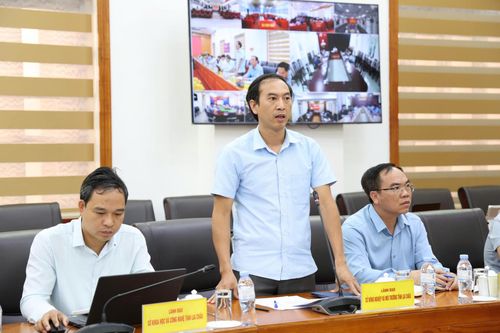 Đồng chí Nguyễn Thành Đồng - Phó Giám đốc Sở Nông nghiệp và Môi trường phát biểu tại hội nghị.