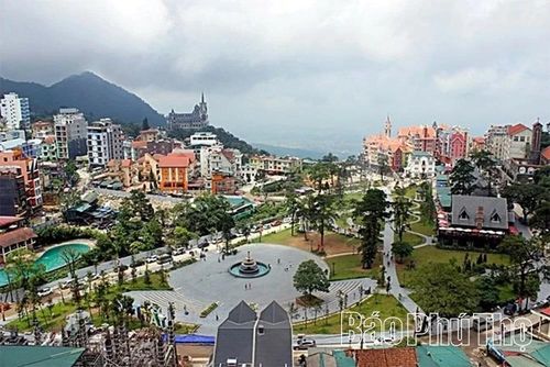 Khu du lịch Tam Đảo quanh năm mát mẻ thu hút đông đảo khách du lịch tới thăm quan nghỉ dưỡng.