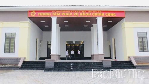 Nhà thầu thi công đẩy nhanh tiến độ Dự án cải tạo, sửa chữa nhà hội trường thành Trung tâm Phục vụ hành chính công kết hợp phòng họp trực tuyến và các hạng mục phụ trợ xã Xuân Lãng.