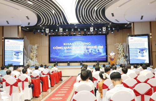 Toàn cảnh buổi lễ.