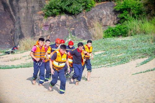 Lực lượng chức năng thành phố Đà Nẵng tập luyện phương án cứu nạn, cứu hộ để bảo đảm an toàn cho người dân và du khách.