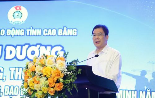 Phó Bí thư Tỉnh ủy, Chủ tịch Ủy ban MTTQ Việt Nam tỉnh Vũ Hồng Quang phát biểu tại chương trình.