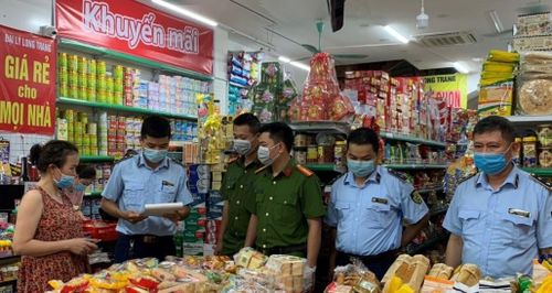  Các lực lượng chức năng tăng cường kiểm tra hàng hóa trong đợt cao điểm đấu tranh chống hàng giả và vi phạm sở hữu trí tuệ. Ảnh: minh họa 