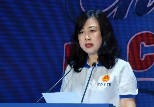 Bộ trưởng Bộ Y tế Đào Hồng Lan phát biểu tại chương trình. 