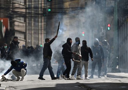 Một cuộc biểu tình tại Thủ đô La Paz ngày 18-5. Ảnh: Reuters