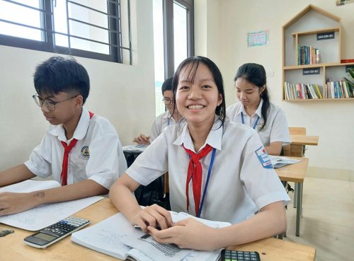 Em Nguyễn Ngọc Châu Anh, học sinh lớp 9A1, Trường THCS Ngọc Hồi cho biết sẽ quyết tâm "vượt vũ môn" với số điểm cao nhất có thể. Ảnh: Hoàng Quyết