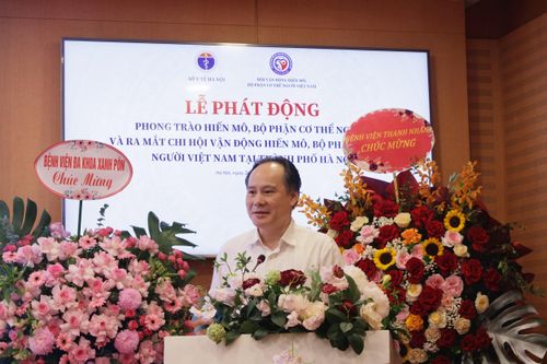 Tiến sĩ Nguyễn Hoàng Phúc, Phó Chủ tịch kiêm Tổng Thư ký Hội Vận động hiến mô, bộ phận cơ thể người Việt Nam, Phó Giám đốc Trung tâm Điều phối Quốc gia về ghép bộ phận cơ thể người khẳng định ý nghĩa nhân văn của sự kiện. Ảnh: Tuyết Linh