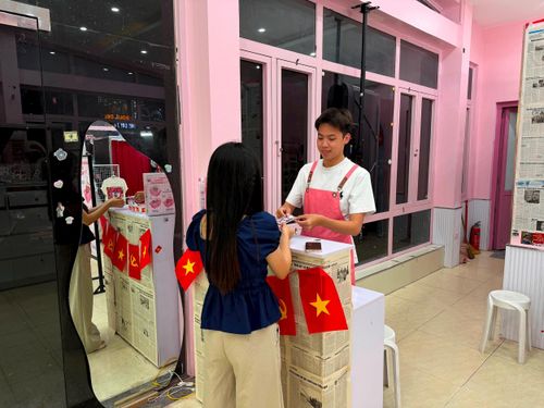 Nhiều sinh viên hiện nay dành phần lớn thời gian cho việc học và làm thêm để trang trải chi phí sinh hoạt. Ảnh:MK