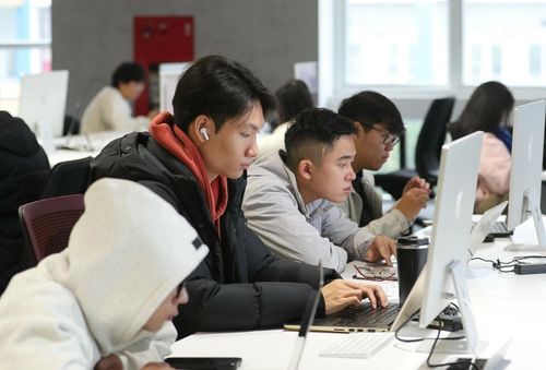  Sinh viên Đại học Quốc gia Hà Nội. Ảnh: VNU.