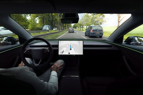 Bộ Bộ Giao thông và Truyền thông Lithuania đã chính thức thông báo chức năng Full Self-Driving có giám sát (FSD) đã có thể đưa vào hoạt động tại quốc gia vùng Baltic này.