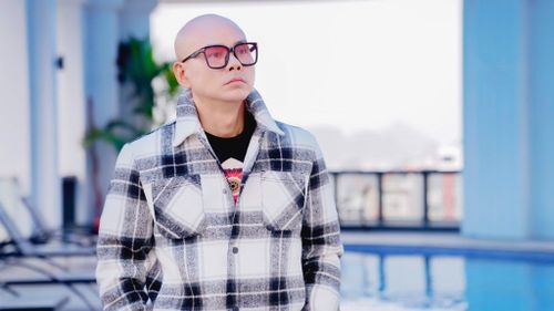 “Trong trường hợp các vấn đề tồn đọng tiếp tục không đạt được hướng giải quyết phù hợp, chúng tôi sẽ thực hiện các bước pháp lý cần thiết theo đúng quy định pháp luật để bảo vệ quyền và lợi ích hợp pháp của mình tại các cơ quan có thẩm quyền”, phía nam ca sĩ cho biết.