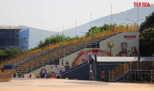 Sáng 21.5, Ban tổ chức DIFF 2026 cho biết, sân khấu và khán đài phục vụ lễ hội đã hoàn thành hơn 90% khối lượng công việc, bước vào giai đoạn hoàn thiện cuối cùng để chuẩn bị cho mùa pháo hoa năm nay