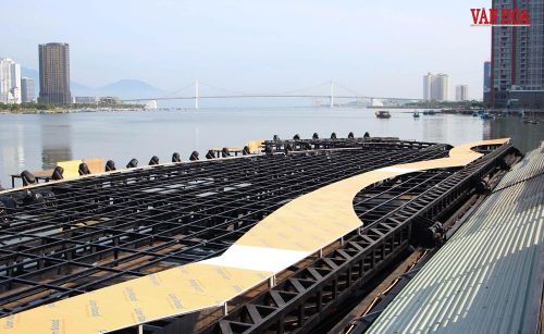Mang chủ đề “Danang - united horizons - Những chân trời kết nối”, sân khấu DIFF 2026 được đánh giá là một trong những sân khấu có quy mô lớn và ứng dụng công nghệ trình diễn hiện đại nhất từ trước đến nay của lễ hội