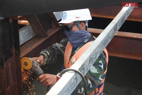 Theo Ban tổ chức, điểm đột phá lớn nhất của DIFF 2026 nằm ở hệ thống cơ khí sân khấu chưa từng xuất hiện trong các mùa lễ hội trước đây. Trong đó nổi bật là vòm nâng hạ trung tâm rộng hơn 40m, cao trên 10m, được xem là “trục xương sống” của toàn bộ sân khấu