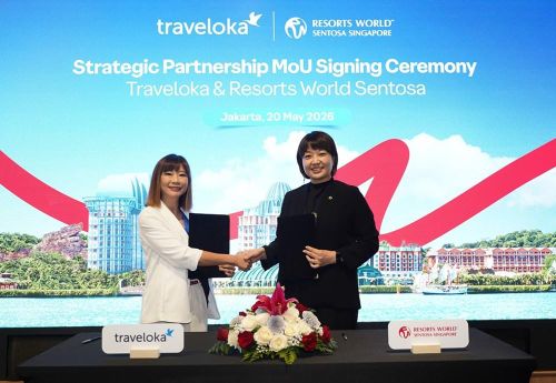 Bà Baidi Li, Phó Chủ tịch Thương mại của Traveloka và bà Jenny Wang, Quyền Phó Chủ tịch Cấp cao phụ trách Kinh doanh & Tiếp thị Khu nghỉ dưỡng của Resorts World Sentosa, tại lễ ký kết Biên bản ghi nhớ hợp tác chiến lược (MoU) giữa Traveloka và Resorts World Sentosa
