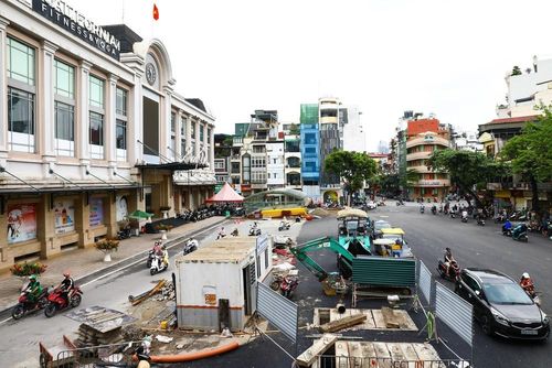Sau nhiều tháng triển khai thi công, dự án bể ngầm chợ Hàng Da đã hoàn thành và trả mặt bằng phục vụ giao thông. Ảnh: Lê Đông - TTXVN