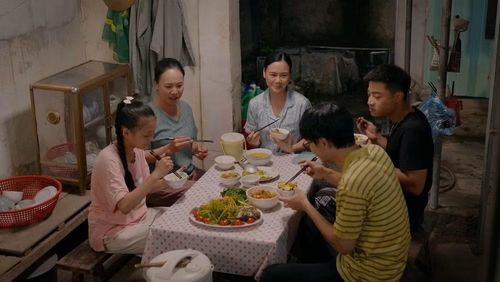 Phim có sự góp mặt của các diễn viên quen thuộc Huyền Sâm và Khánh Linh.