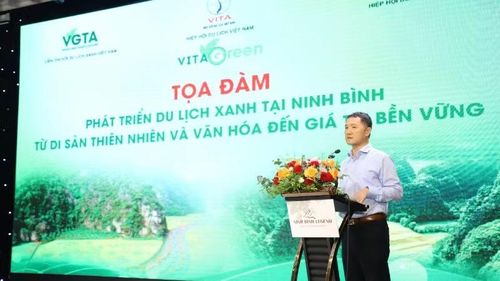 Ông Bùi Văn Mạnh, Giám đốc Sở Du lịch Ninh Bình phát biểu. (Ảnh: HOÀNG TRƯỜNG)
