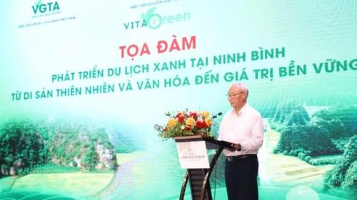 Chủ tịch Hiệp hội Du lịch Việt Nam Vũ Thế Bình phát biểu. (Ảnh: HOÀNG TRƯỜNG)