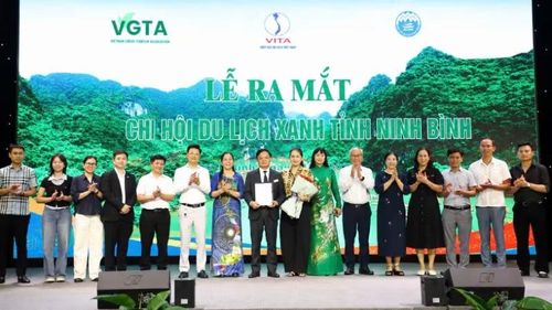 Ra mắt Chi hội Du lịch xanh tỉnh Ninh Bình. (Ảnh: HOÀNG TRƯỜNG)