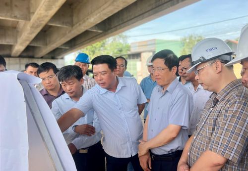 Lãnh đạo Cục Đường bộ Việt Nam yêu cầu đẩy nhanh tiến độ.