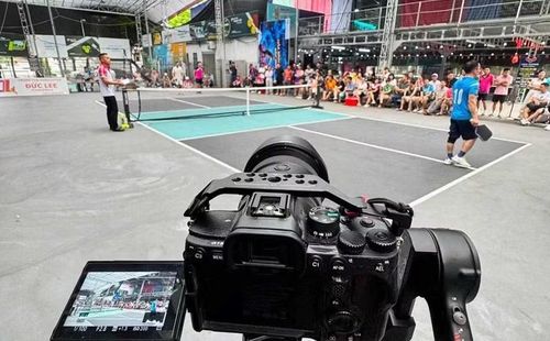 Pickleball bùng nổ, nghề săn khoảnh khắc hái ra tiền.