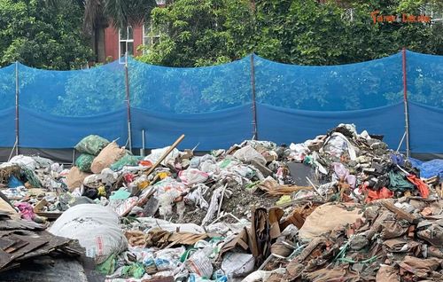 Theo vị đại diện, sau khi nhận được phản ánh của người dân phường đã kiểm tra và lập biên bản.