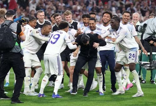 Cá nhân HLV Unai Emery có lần thứ 5 vô địch Europa League sau khi từng ba lần lên ngôi cùng Sevilla và một lần với Villarreal.