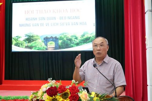 Ông Võ Hồng Hải - nguyên Trưởng ban Tổ chức phát biểu tham luận tại Hội thảo.