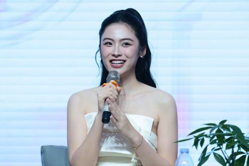 Vân Nhi nói thêm là người từng sợ đứng trước đám đông, Hoa hậu Việt Nam là môi trường tuyệt vời để học hỏi. "Tôi học từ thí sinh, ban tổ chức, ban giám khảo và khán giả. Giờ đây, tôi tự tin hơn, với bí quyết là dám làm, không sợ mình chưa đủ giỏi, chưa đủ tốt mà hãy nắm bắt cơ hội, tự nhủ rằng làm nhiều sẽ quen", người đẹp chia sẻ thêm.